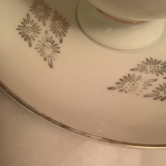 CREAM and gold cup and saucer - Picture 2 of 7